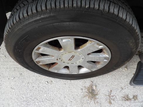 Used 2003 Lincoln Navigator Luxury image 13