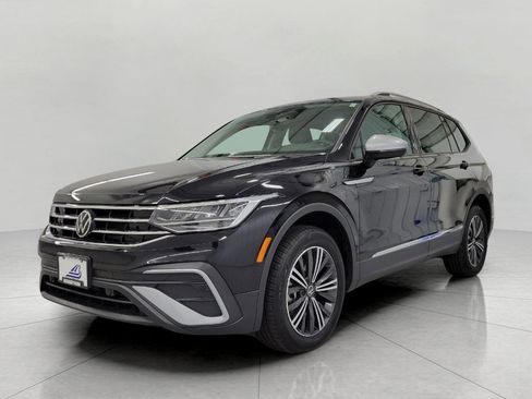 Used 2024 Volkswagen Tiguan Wolfsburg Edition image 12