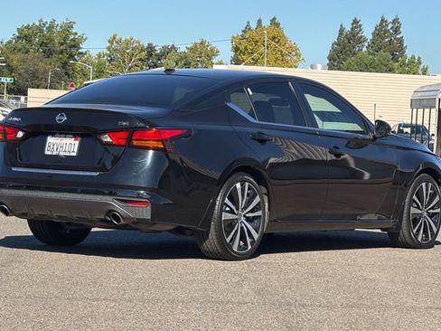 Used 2021 Nissan Altima 2.5 SR w/ SR Premium Package FWD image 4