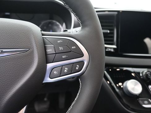 New 2026 Chrysler Voyager LX image 32