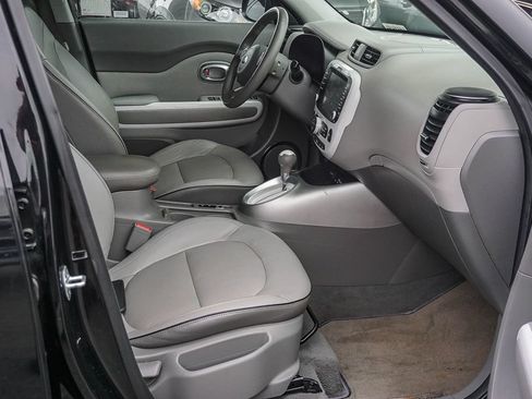 Used 2017 Kia Soul EV + w/ Sun & Fun Package FWD image 13