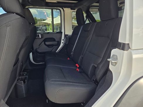 Used 2022 Jeep Wrangler Unlimited Sport w/ Sun And Sound Package AWD/4WD image 26