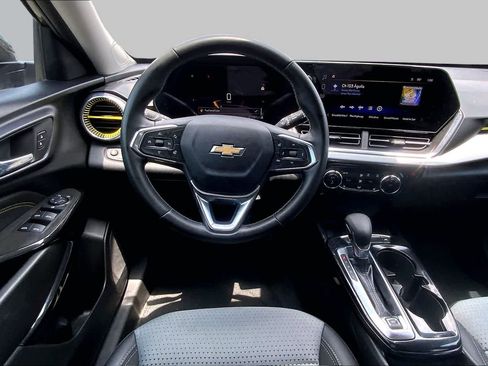 Certified 2024 Chevrolet Trax LT w/ Sunroof Package FWD image 6