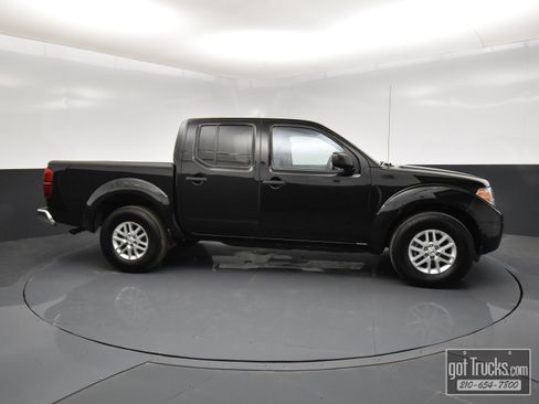 Used 2020 Nissan Frontier SV image 46