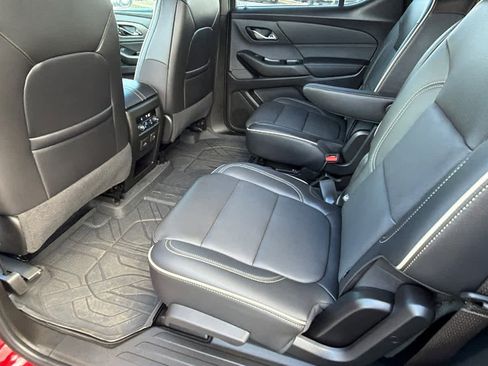 Used 2023 Chevrolet Traverse Premier image 17