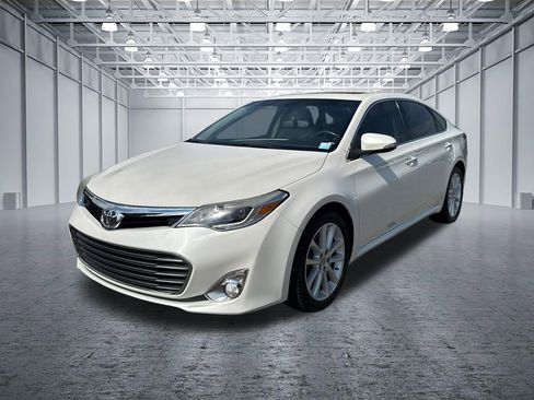 Used 2013 Toyota Avalon Limited FWD image 3