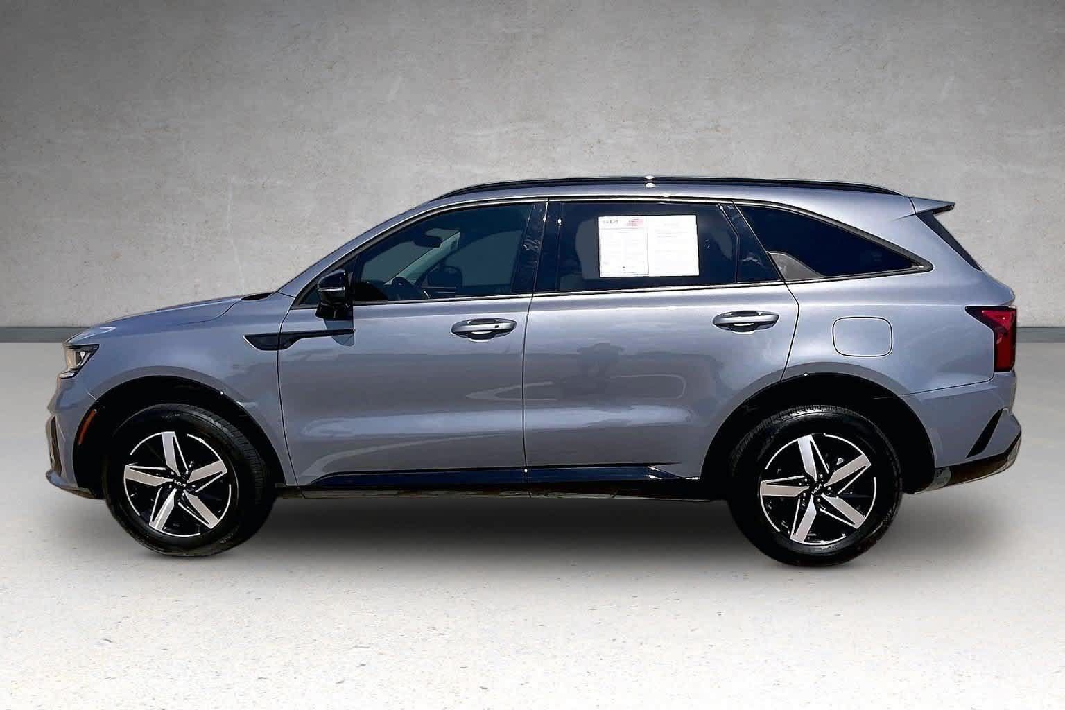 Certified 2022 Kia Sorento S w/ Panoramic Sunroof Package FWD image 3