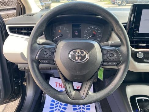 Used 2025 Toyota Corolla LE FWD image 13