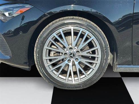 Used 2025 Mercedes-Benz CLA 250 4MATIC image 14