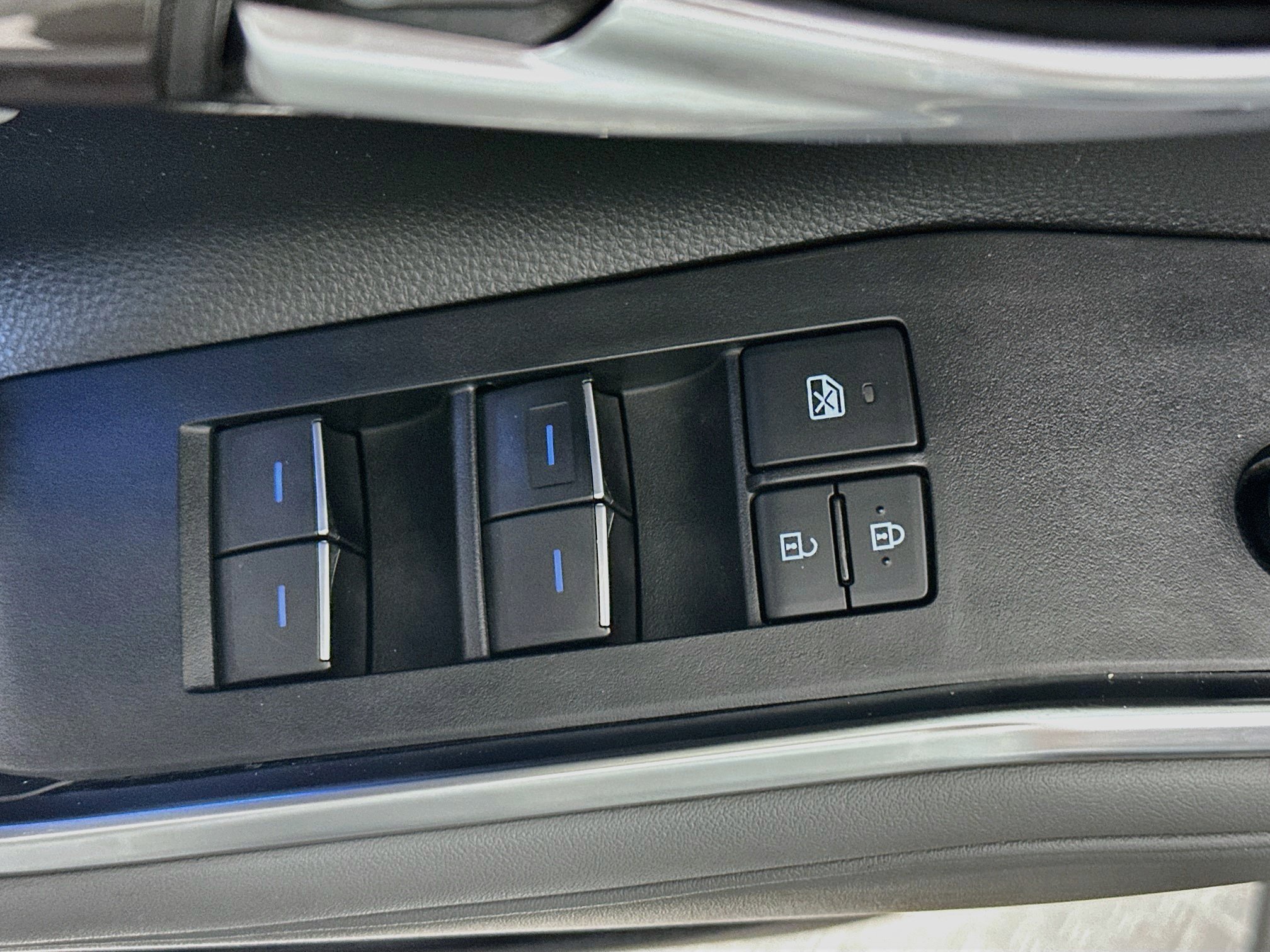 Used 2020 Toyota Highlander Limited w/ Protection Package #3 AWD/4WD image 18