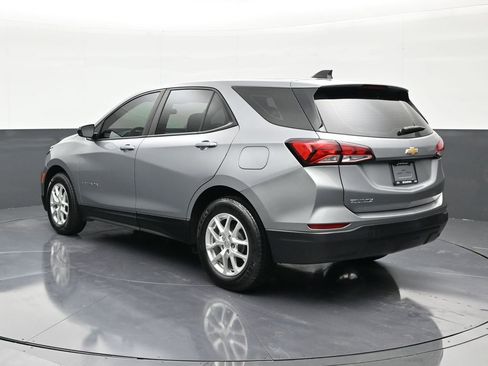 Used 2023 Chevrolet Equinox LS FWD image 3