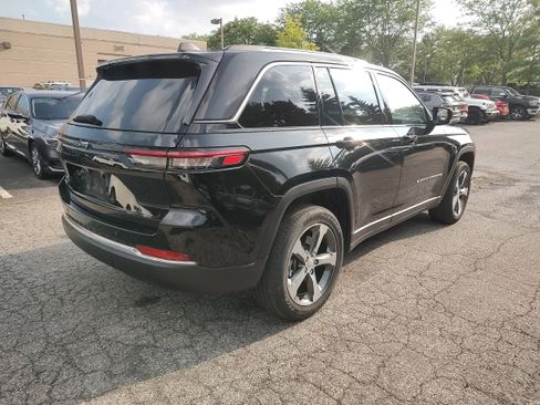 Used 2023 Jeep Grand Cherokee 4WD 4xe image 6