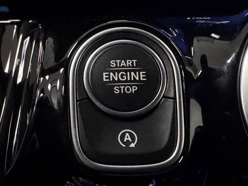 Used 2025 Mercedes-Benz GLA 250 image 29