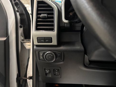 Used 2020 Ford F150 Lariat w/ Equipment Group 502A Luxury image 16