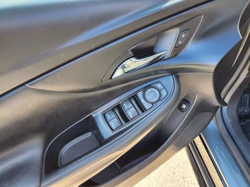 Used 2017 Chevrolet Volt LT w/ Comfort Package image 21