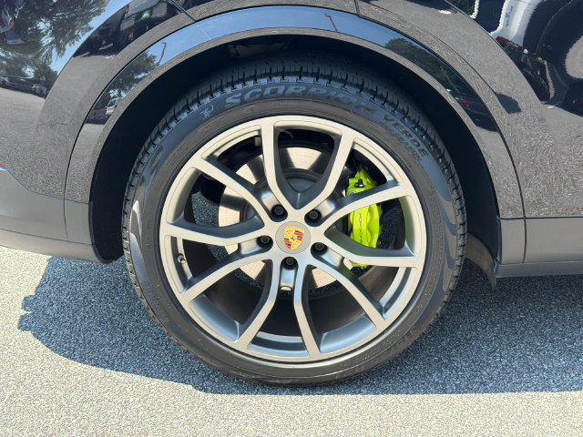 Used 2022 Porsche Cayenne Platinum Edition AWD/4WD image 19