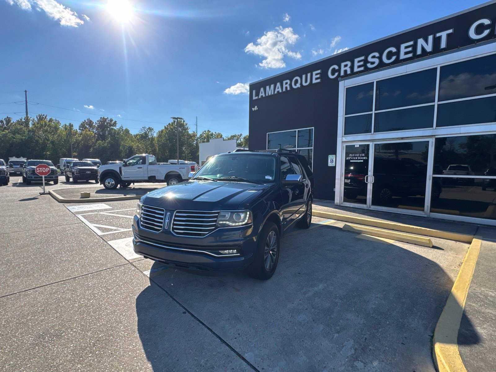 Used 2017 Lincoln Navigator Select RWD image 8