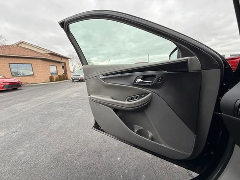 Used 2019 Chevrolet Impala LT image 15