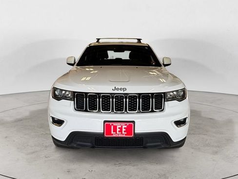 Used 2018 Jeep Grand Cherokee Laredo AWD/4WD image 9
