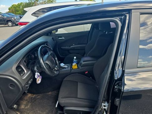 Used 2022 Dodge Charger R/T w/ Blacktop Package RWD image 9