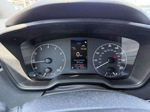 Used 2025 Toyota Corolla SE w/ Convenience Package FWD image 13