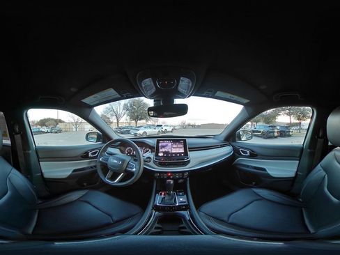 Used 2025 Jeep Compass Limited image 42