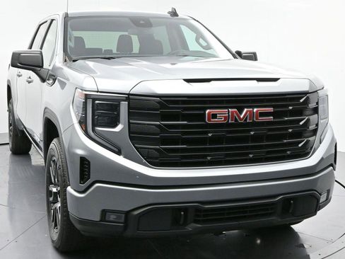 Used 2025 GMC Sierra 1500 Elevation image 2