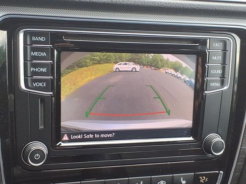 Used 2016 Volkswagen Passat 1.8T SE FWD image 16