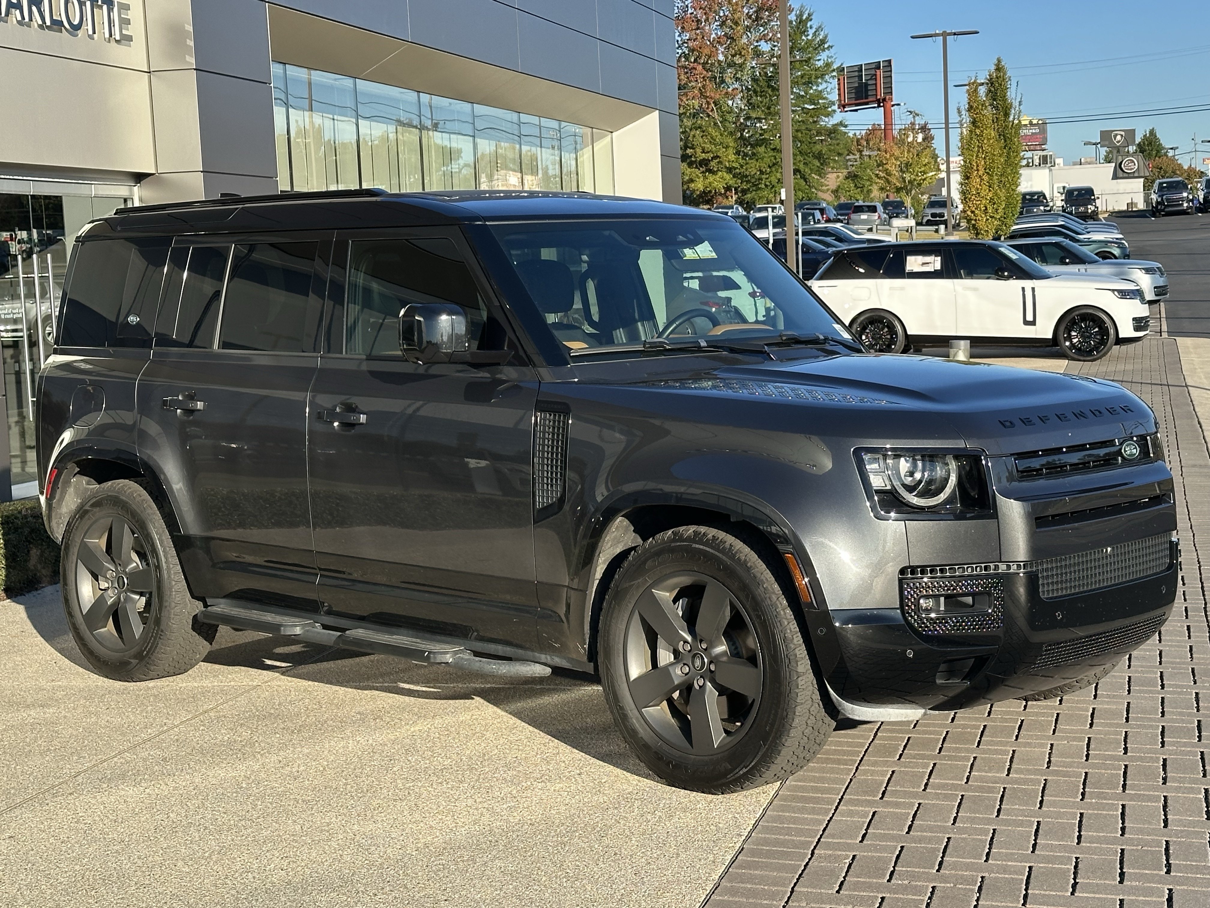 Certified 2024 Land Rover Defender 110 X-Dynamic SE AWD/4WD image 9
