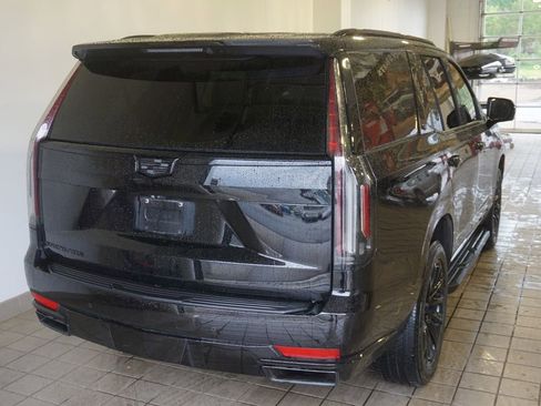 Used 2022 Cadillac Escalade Sport AWD/4WD image 16