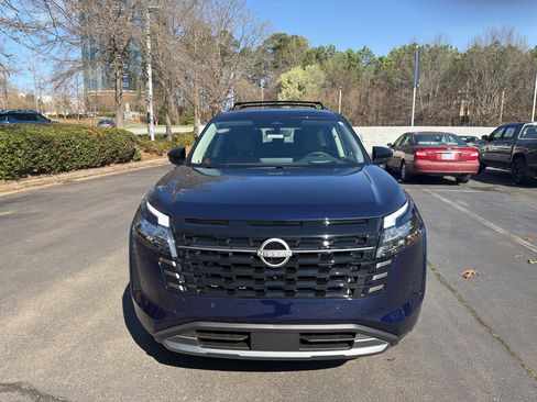 New 2026 Nissan Pathfinder Platinum image 2