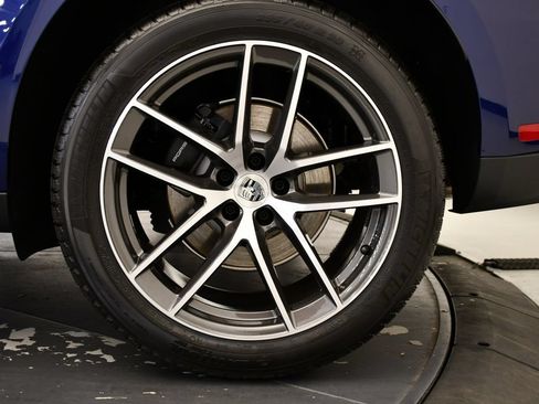 Certified 2026 Porsche Macan Turbo AWD/4WD image 17