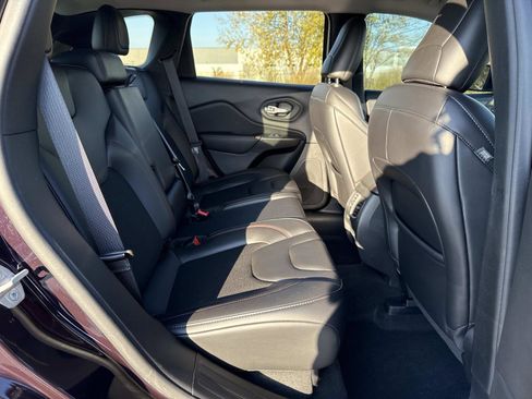 Used 2021 Jeep Cherokee Trailhawk w/ Technology Group image 20