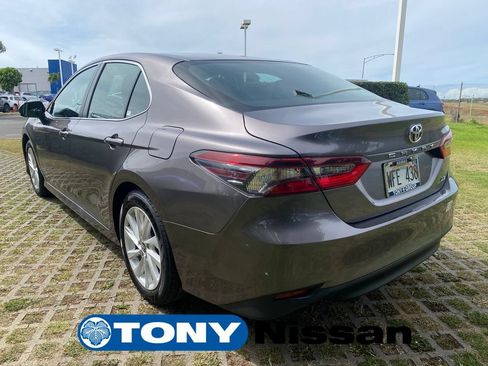 Used 2022 Toyota Camry LE FWD image 5