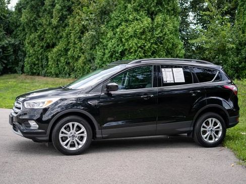 Used 2018 Ford Escape SE FWD image 9
