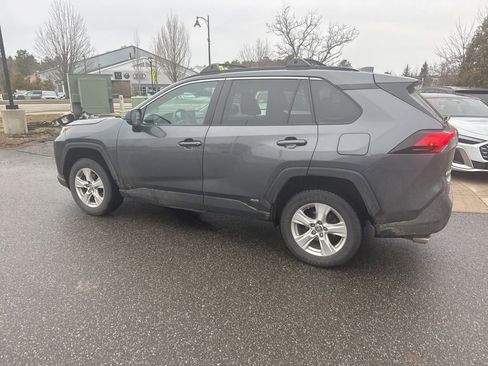 Used 2021 Toyota RAV4 LE w/ Carpet Mat Package (TMS) AWD/4WD image 13