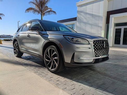 Certified 2024 Lincoln Corsair Reserve w/ Equipment Group 201A image 2