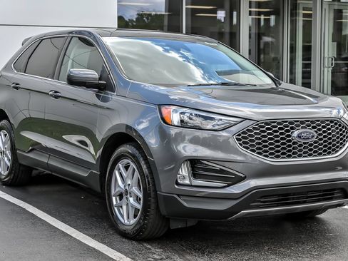 Certified 2023 Ford Edge SEL w/ Convenience Package AWD/4WD image 11