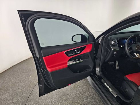 Used 2026 Mercedes-Benz GLC 300 4MATIC image 19