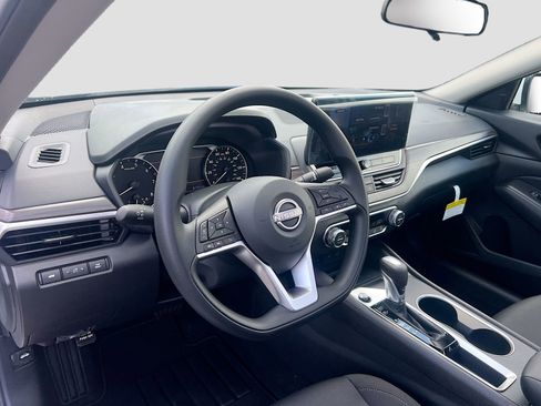 New 2026 Nissan Altima 2.5 SV FWD image 9
