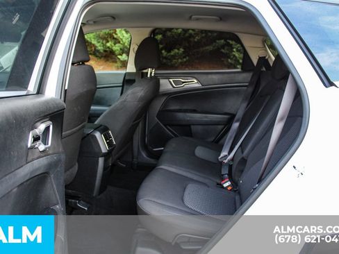 Used 2025 Kia Sportage LX FWD image 18