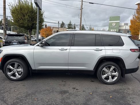 Used 2021 Jeep Grand Cherokee L Limited w/ Luxury Tech Group II image 4