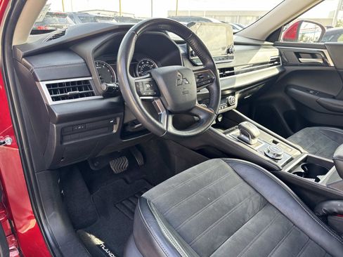 Used 2022 Mitsubishi Outlander SE image 17