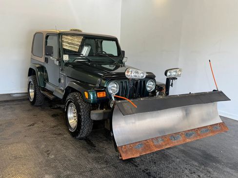 Used 2000 Jeep Wrangler Sahara AWD/4WD image 3