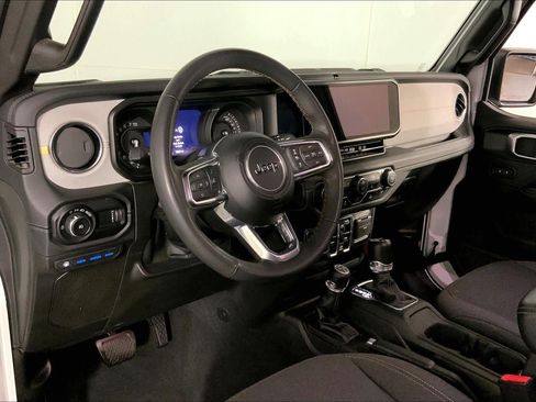 Used 2024 Jeep Wrangler Unlimited Sahara AWD/4WD image 14