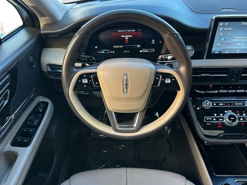 Used 2021 Lincoln Corsair Reserve w/ Rear Removable Package Tray image 13