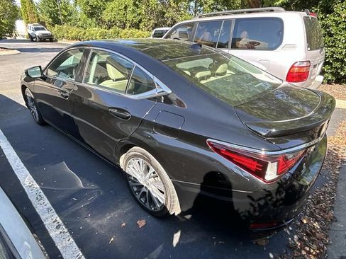 Used 2021 Lexus ES 350 w/ Premium Package FWD image 2