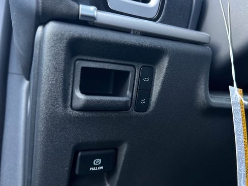 New 2025 Ford Expedition Active image 43