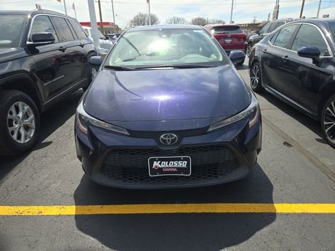 Used 2020 Toyota Corolla LE image 2