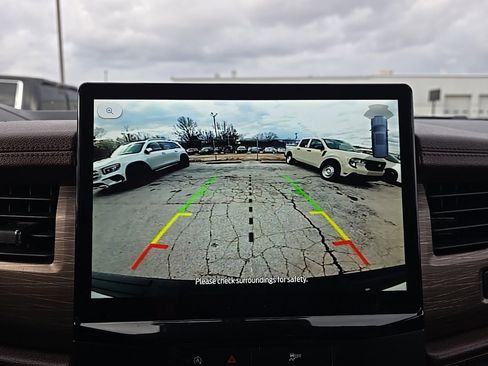 Used 2023 Ford Expedition Limited image 18